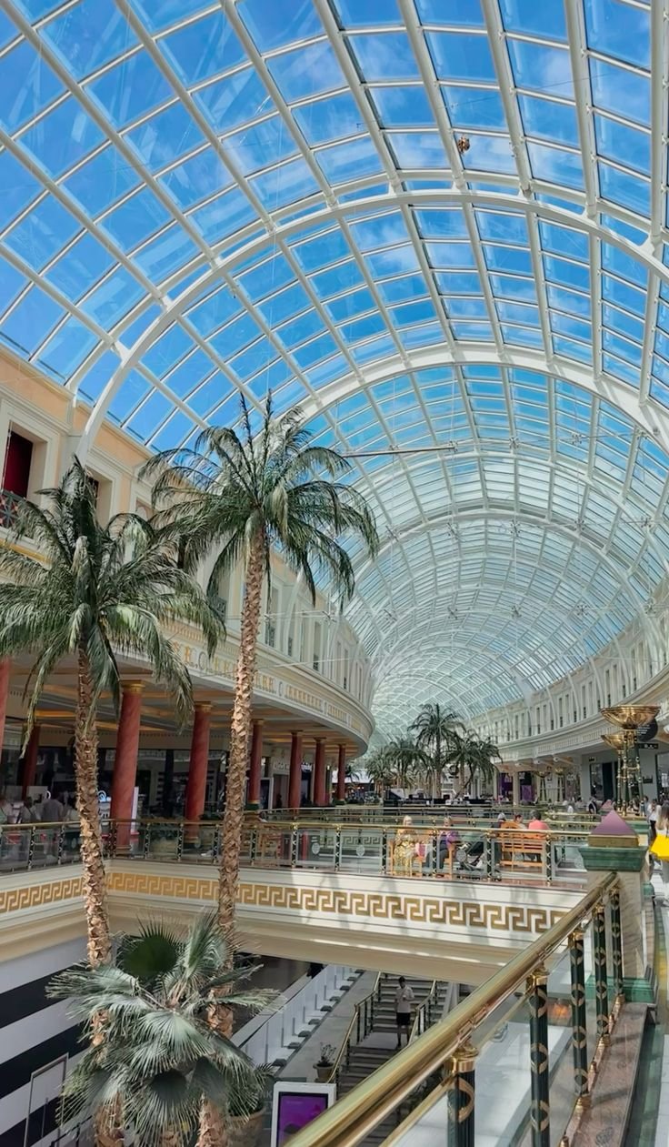 The Trafford centre🌴 @anna_soville on ig🤍